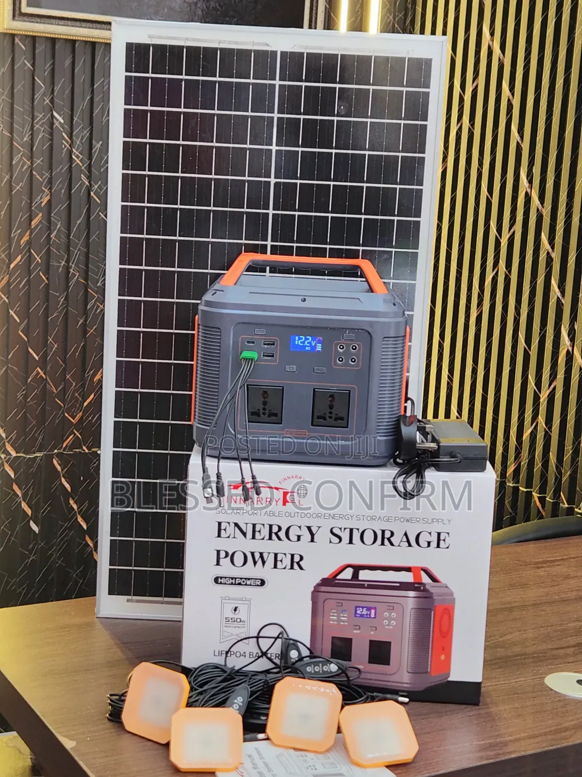 350w Lithium Battery Solar Generator With 4 Dc Bulb and Solar Panel