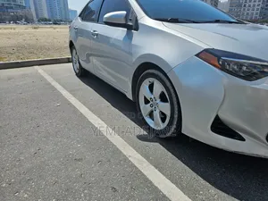 Toyota Corolla 2018 Silver
