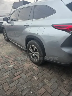 Toyota Highlander 2022 Silver