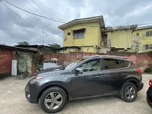 Toyota RAV4 XLE 4dr SUV (2.5L 4cyl 6A) 2015 Gray