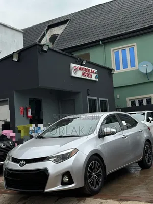 Toyota Corolla S Plus 4dr Sedan (1.8L 4cyl CVT) 2015 Silver