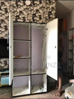 5.57 Feet Wardrobe