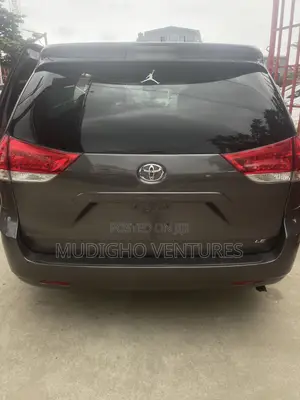 Toyota Sienna 2014 Gray