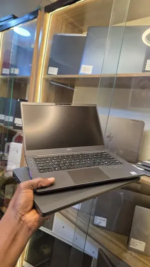 Laptop Dell Latitude 7300 8GB Intel Core i7 SSD 256GB
