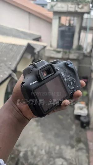 Canon EOS Rebel T7