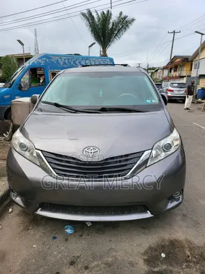 Toyota Sienna 2013 Gray