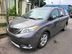 Toyota Sienna 2013 Gray