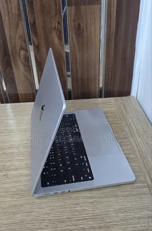 Laptop Apple MacBook Pro 2021 M1 16GB Apple M1 Pro SSD 512GB