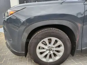 Toyota Grand Highlander XLE AWD 2024 Gray
