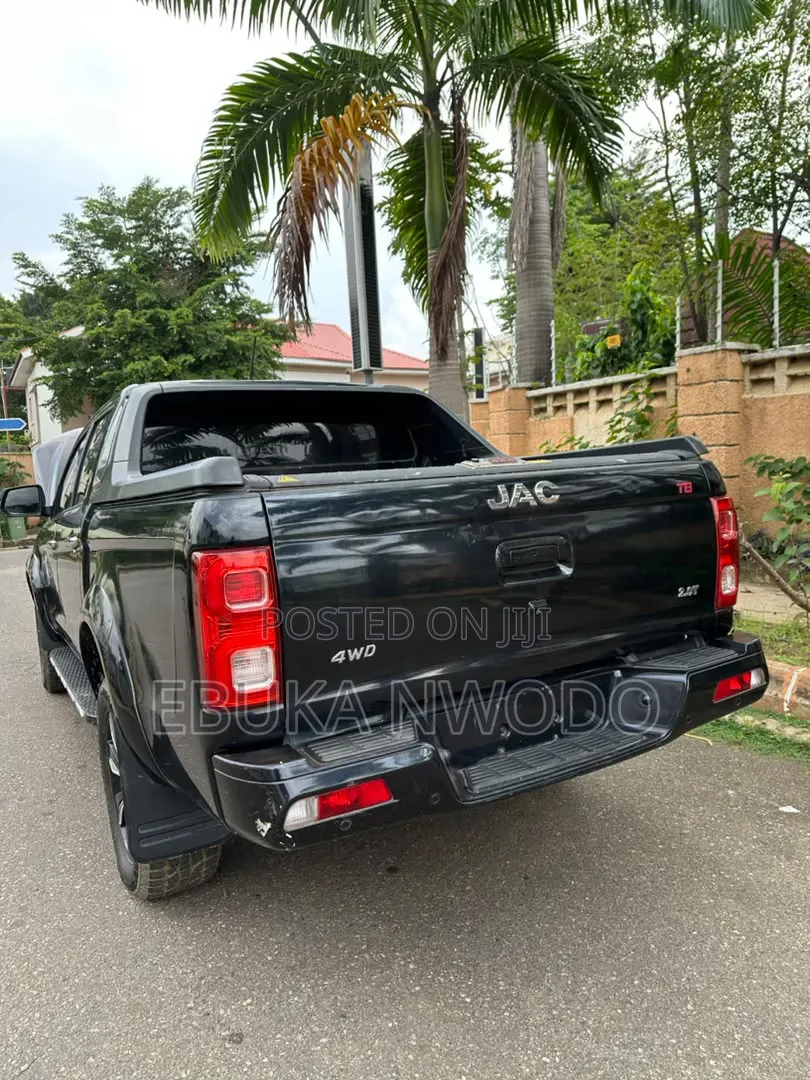 JAC T8 2022 Black