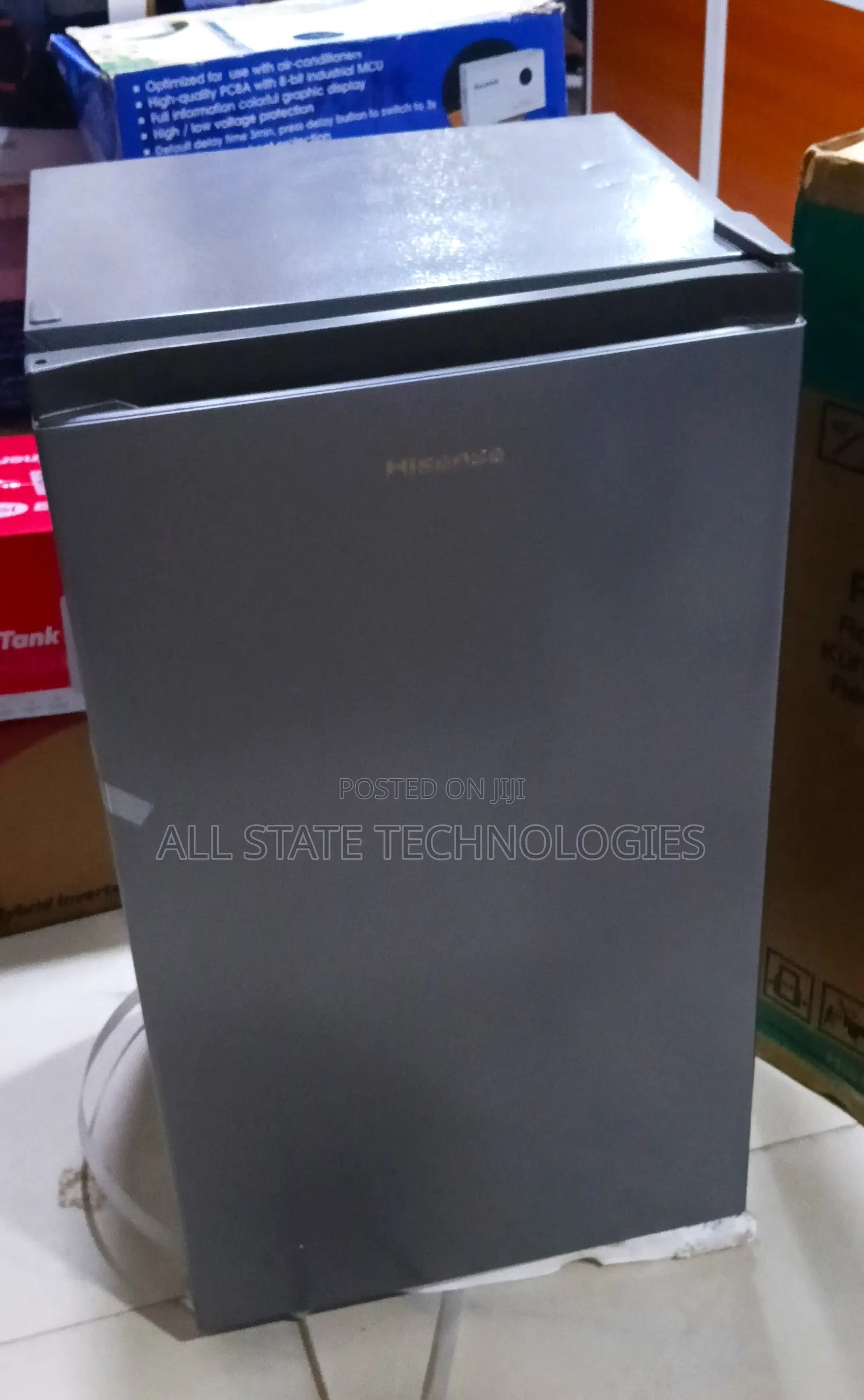 Hisense REF093DR 90L Personal Refrigerator