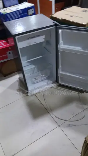 Hisense REF093DR Mini Cooling Refrigerator 90L