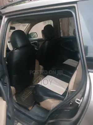 Toyota RAV4 2010 Gray
