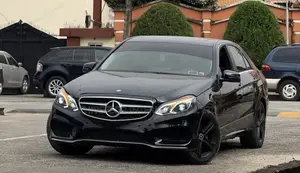 Mercedes-Benz E350 Base 4Matic Sedan AWD (3.5L 6cyl 7A) 2014 Black