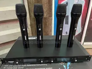 SHURE BLX4 Quad UHF Wireless Microphone System