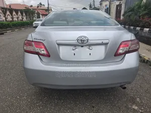 Toyota Camry 2010 Silver