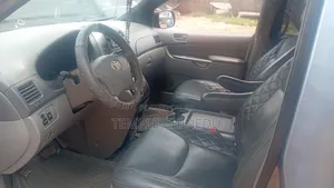 Toyota Sienna 2010 Blue