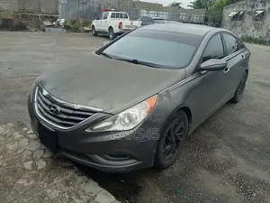 Hyundai Sonata GLS Sedan FWD (2.4L 4cyl 6A) 2011 Gray