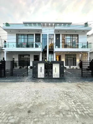 4bdrm Duplex in Ikota for sale