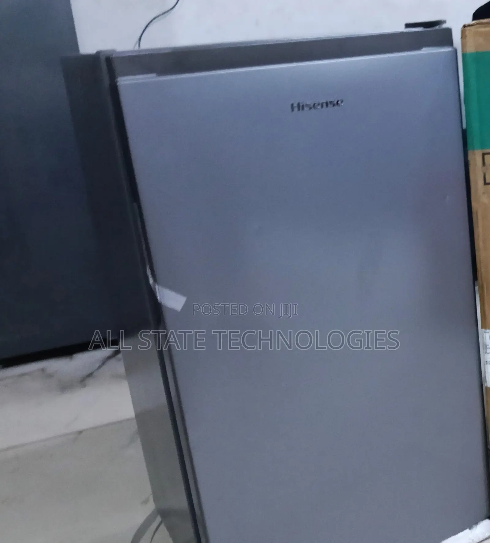 REF093DR Compact Refrigerator 90L Hisense