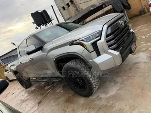 Toyota Tundra 2023 Silver