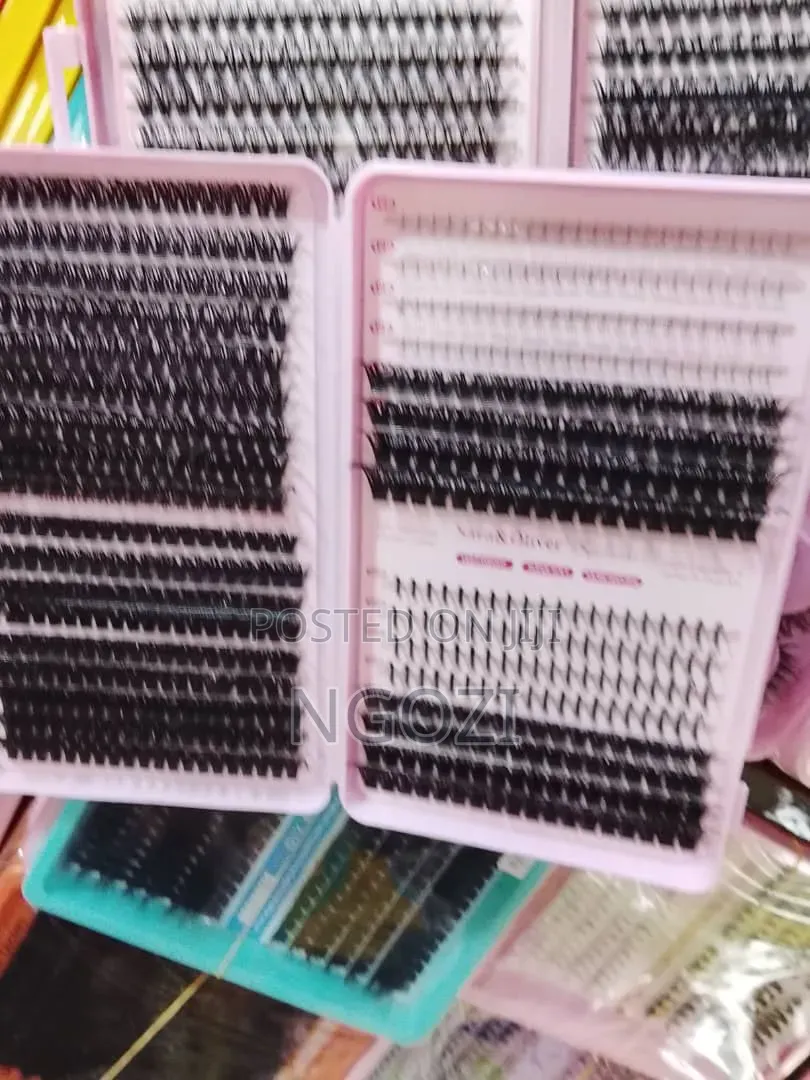 Open and Close Clusters Eyelashes
