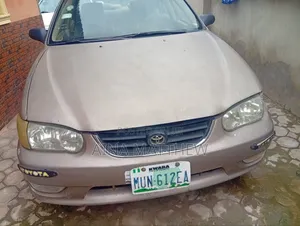 Toyota Corolla 2002 Gold
