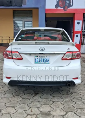 Toyota Corolla 2013 White