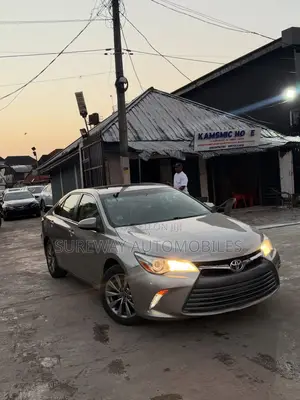 Toyota Camry 2016 Gold