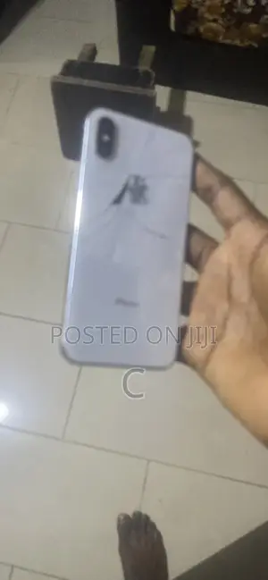 Apple iPhone X 64 GB White