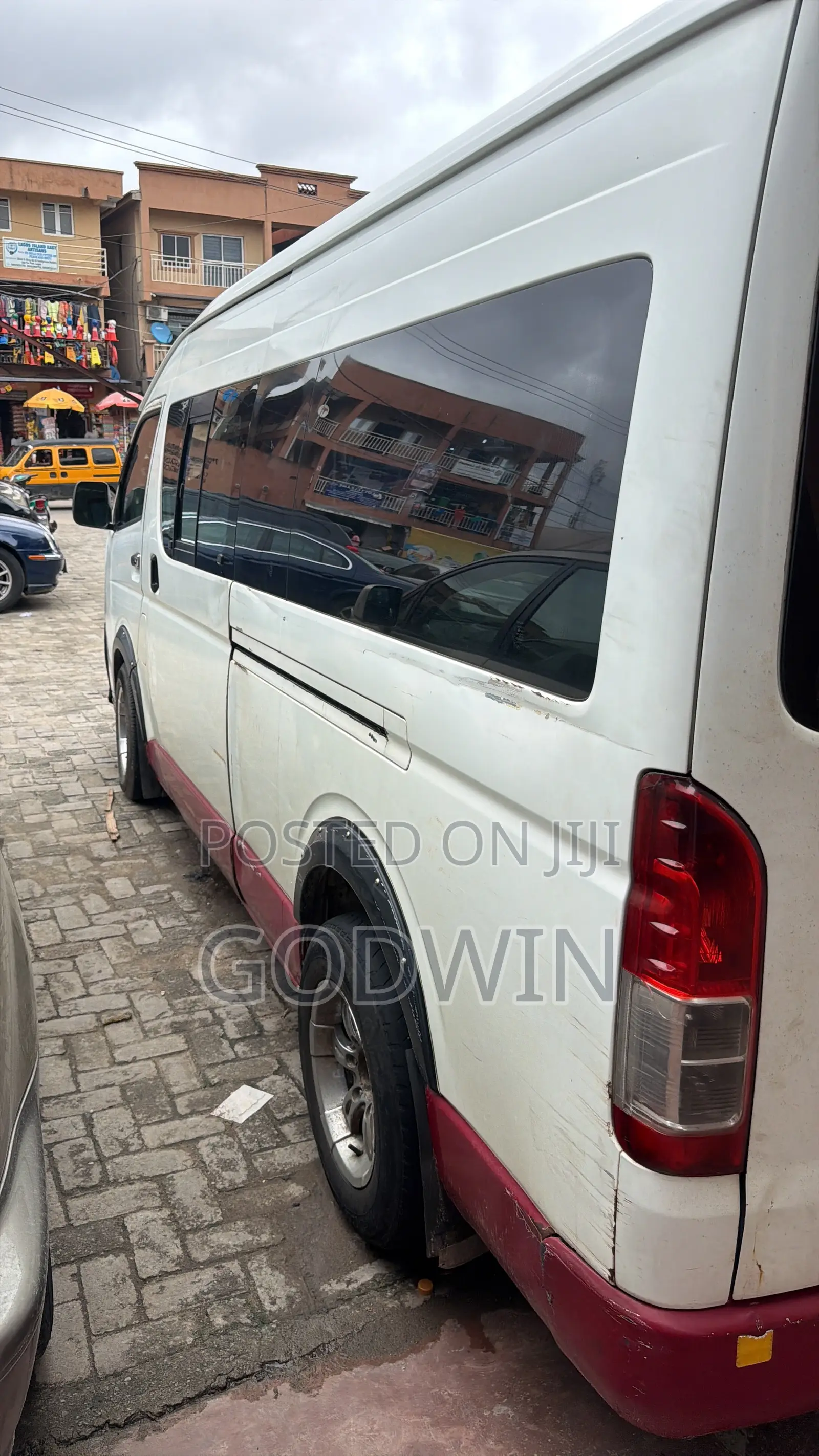Toyota HiAce 2014 White