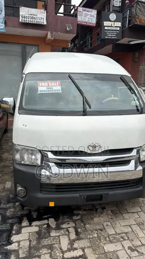 Toyota HiAce 2014 White