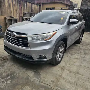 Toyota Highlander XLE 4dr SUV AWD (3.5L 6cyl 6A) 2015 Gray