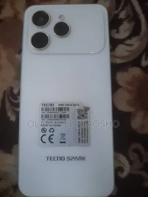 Tecno Spark 40 128 GB White