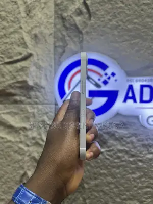 New Apple iPhone 13 128 GB White