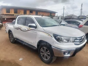 Toyota Hilux 2019 White