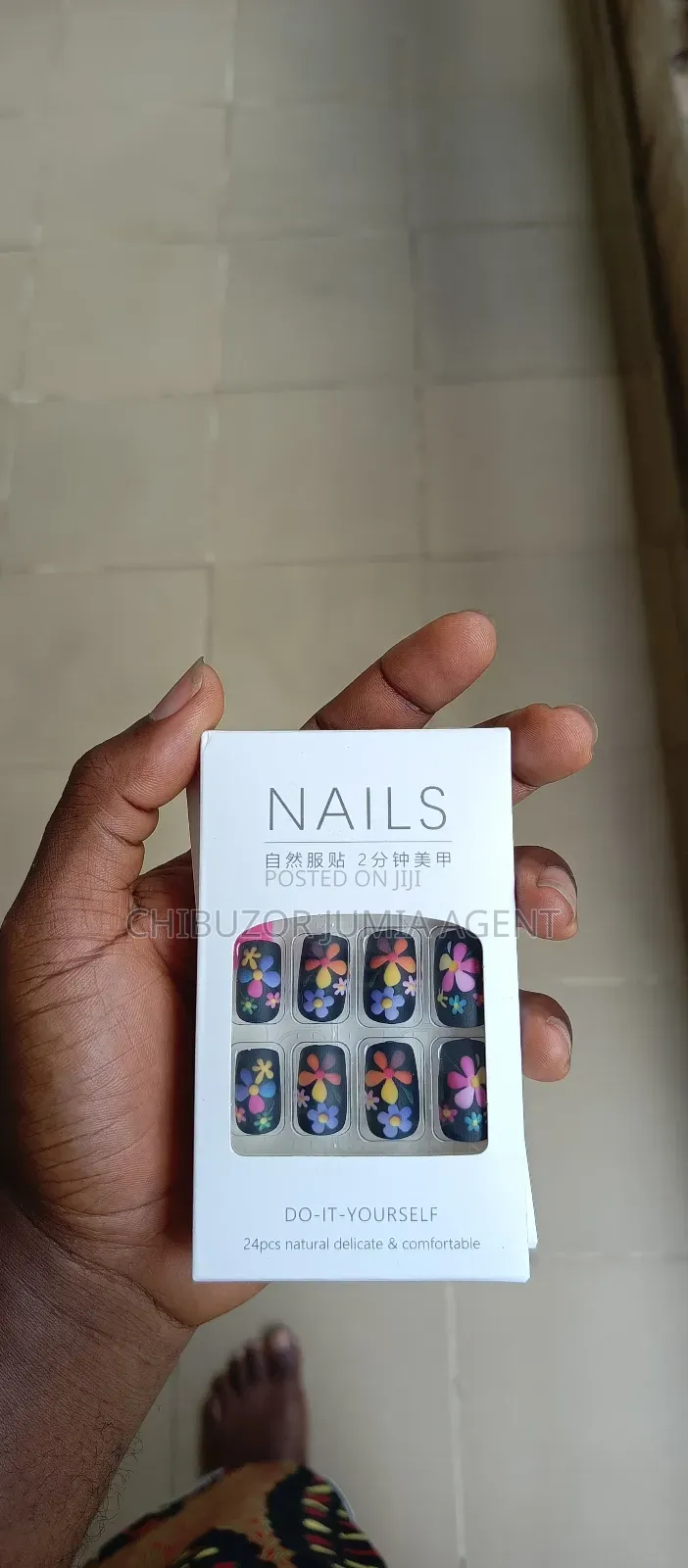 24 Piece Colourful Artificial Nails