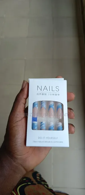 24 Piece Colourful Artificial Nails