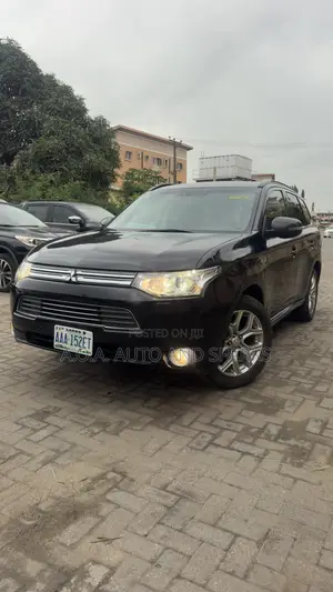 Mitsubishi Outlander 2.4 PHEV AWD 2014 Black