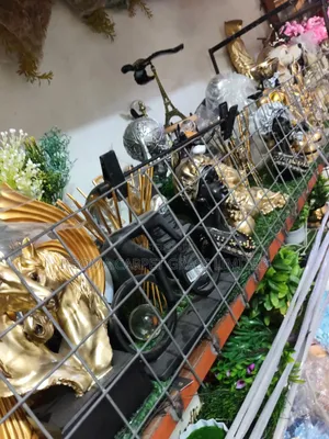 Figurine and Statues. Available in Bulk. Available in Different Prices