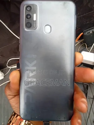Tecno Spark 7 64 GB Gray