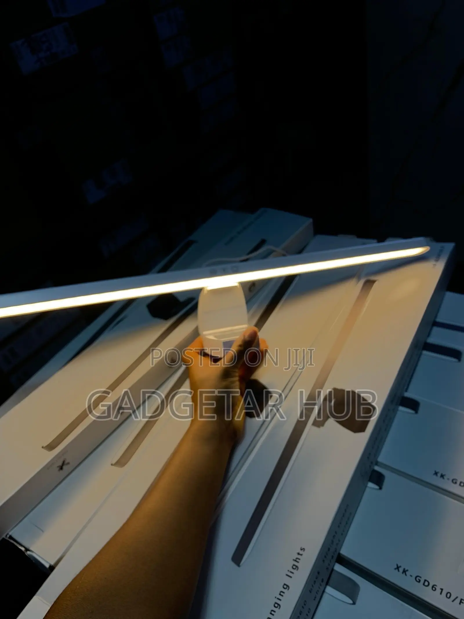 XK-GD610 “Screen Hanging Light”