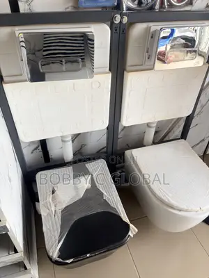 Black Wall Huge Wc