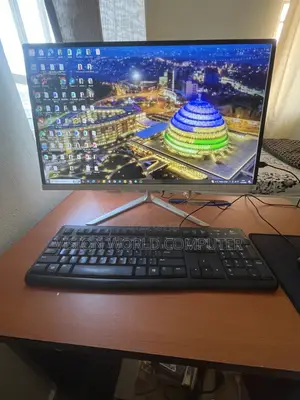 Desktop Computer 16GB Intel Core i5 SSD 256GB