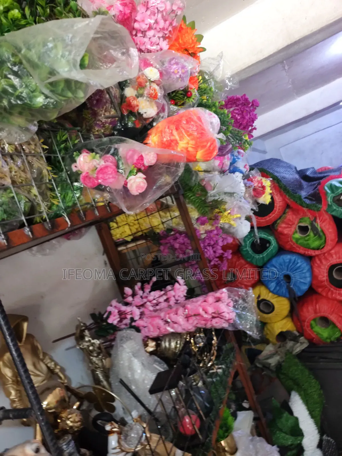 Dropping Flowers Available in Bulk. Available in Different Flowers