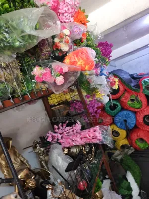 Dropping Flowers Available in Bulk. Available in Different Flowers