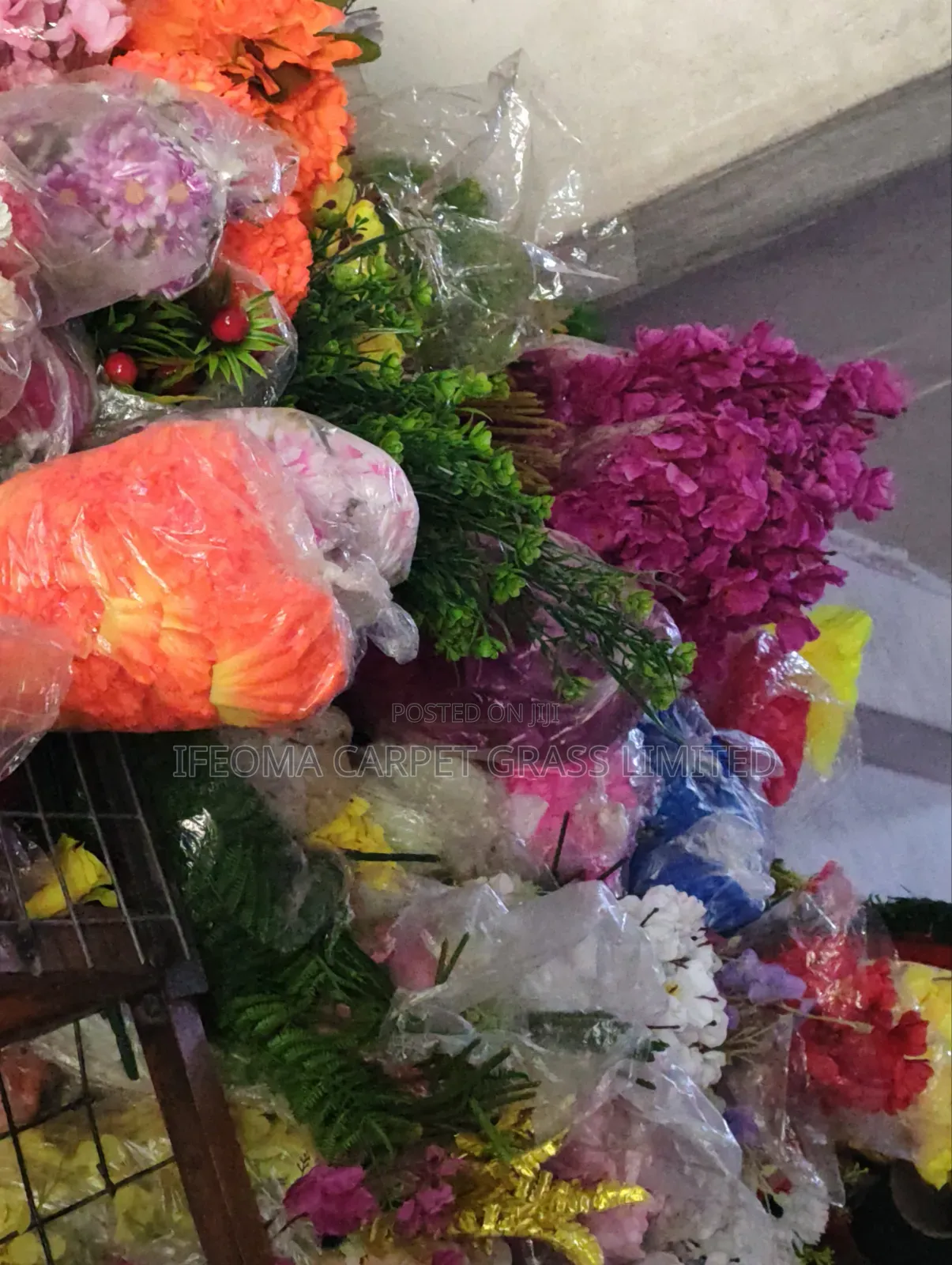 Dropping Flowers Available in Bulk. Available in Different Flowers