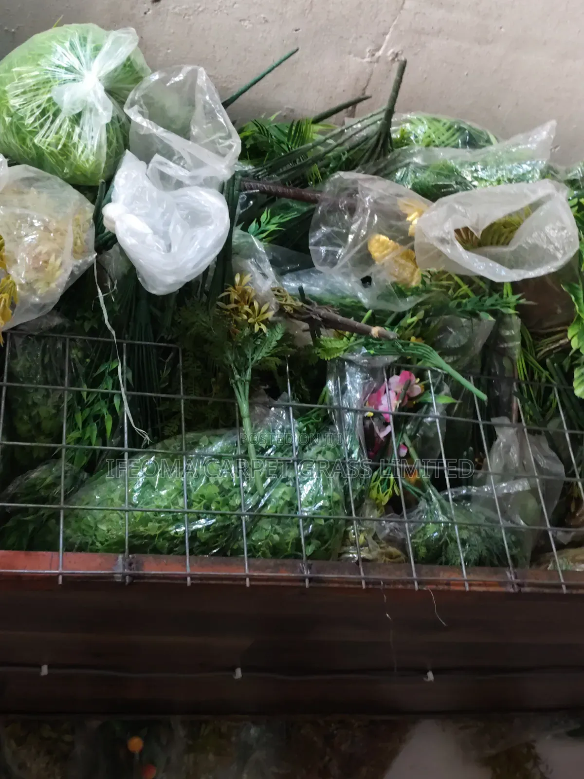 Dropping Flowers Available in Bulk. Available in Different Flowers
