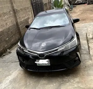 Toyota Corolla 2015 Black