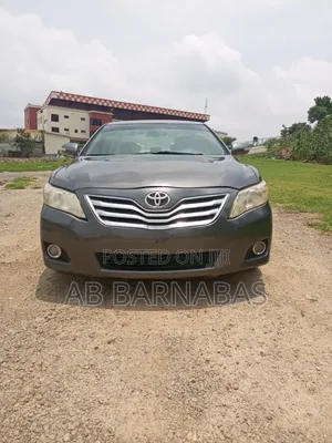 Toyota Camry LE 4dr Sedan (2.5L 4cyl 6AM) 2010 Gray